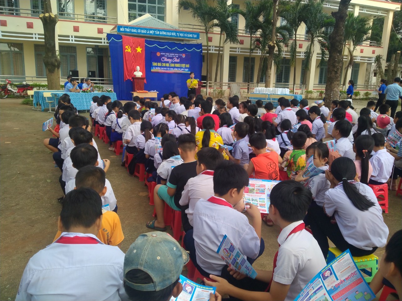 Tuyên truyền phòng chống đuối nước, xâm hại trẻ em tại trường Tiểu học Tân Hưng
