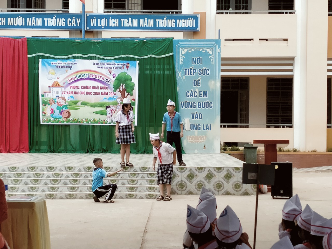 Tuyên truyền nâng cao kỹ năng phòng chống đuối nước cho học sinh